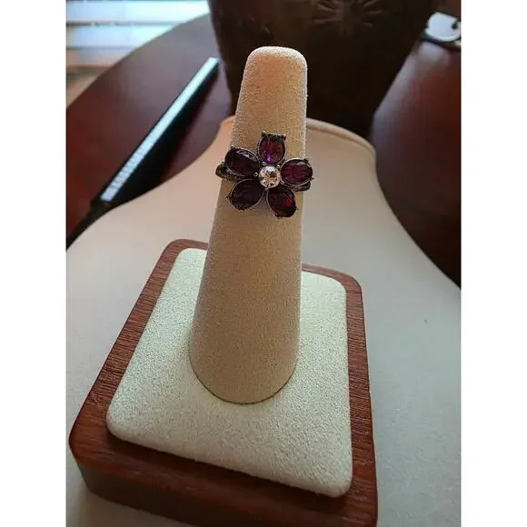 NEW 1928 Pewter Purple & Clear Crystal Flower Ring Size 7 - Picture 2 of 5
